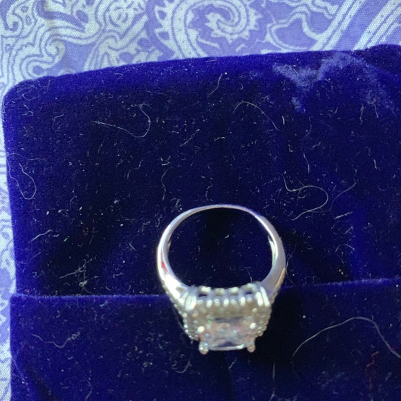 New White Sapphire 925 Sterling Silver Ring - Picture 3 of 5